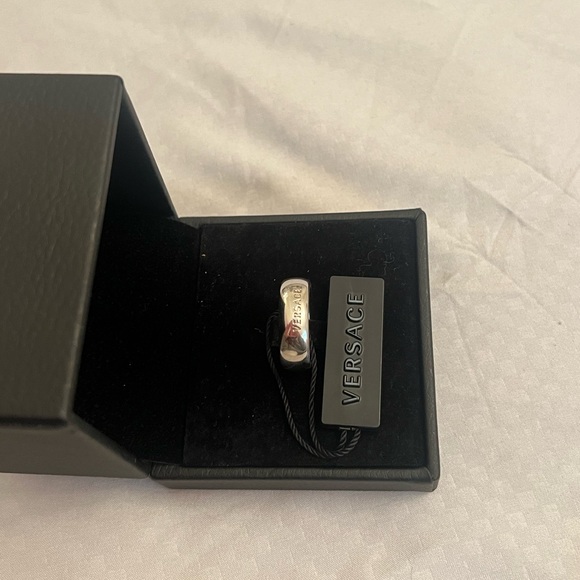 Authentic Versace Men’s ring size 8 - Picture 6 of 9